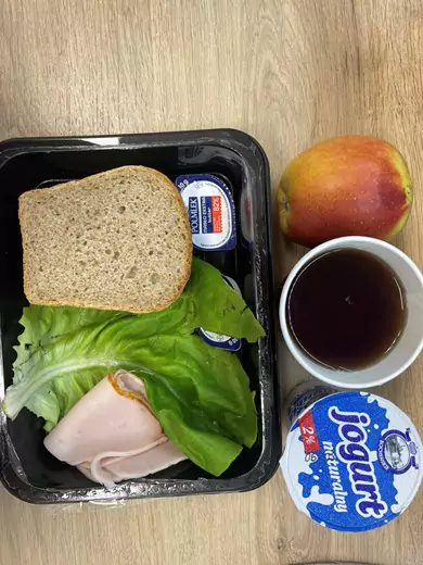 Śniadanie: dieta z ograniczeniem łatwoprzyswajalnych węglowodanów (Sosnowiec)
chleb graham – masło – filet wędzony droiowy – sałata zielona – jogurt naturalny – herbata czarna
A: 1, 6, 7, 9
Śniadanie: dieta z ograniczeniem łatwoprzyswajalnych węglowodanów (Sosnowiec)
chleb graham – masło – filet wędzony droiowy – sałata zielona – jogurt naturalny – herbata czarna
A: 1, 6, 7, 9