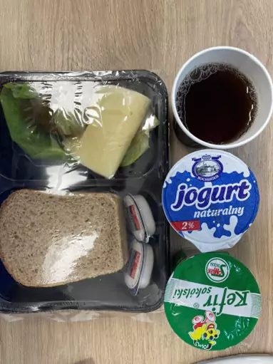 Śniadanie: Dieta z ograniczeniem węglowodanów łatwoprzyswajalnych (Sosnowiec)
Chleb graham – masło – ser żółty – sałata zielona – ogórek kiszony – herbata czarna – jogurt naturalny
A: 1,7
II śniadanie
Dieta z ograniczeniem węglowodanów łatwoprzyswajalnych
Kefir
A: 7
Śniadanie: Dieta z ograniczeniem węglowodanów łatwoprzyswajalnych (Sosnowiec)
Chleb graham – masło – ser żółty – sałata zielona – ogórek kiszony – herbata czarna – jogurt naturalny
A: 1,7
II śniadanie
Dieta z ograniczeniem węglowodanów łatwoprzyswajalnych
Kefir
A: 7