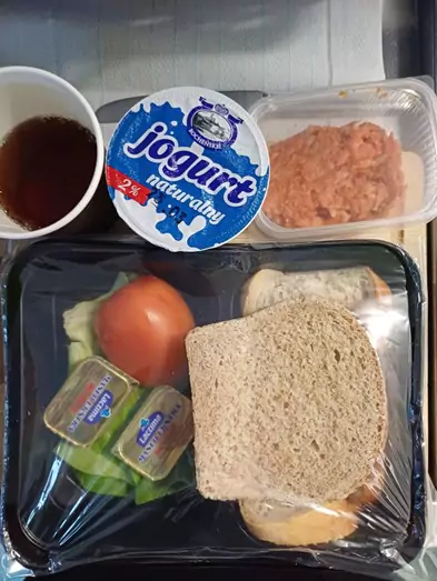 Śniadanie: dieta z ograniczeniem łatwo przyswajalnych węglowodanów (Chorzów)
Chleb graham – masło – paprykarz rybno-warzywny – herbata czarna – pomidor – jogurt naturalny – sałata zielona
A: 1, 4, 7
Śniadanie: dieta z ograniczeniem łatwo przyswajalnych węglowodanów (Chorzów)
Chleb graham – masło – paprykarz rybno-warzywny – herbata czarna – pomidor – jogurt naturalny – sałata zielona
A: 1, 4, 7
