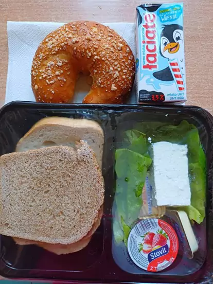 Kolacja:
Dieta podstawowa (Chorzów)
Chleb mieszany pszenno-żytni – chleb graham – masło – dżem – twaróg półtłusty – sałata zielona – herbata czarna
A: 1, 7
Posiłek nocny
Dieta podstawowa
Rogal maślany - mleko UHT
A: 1, 3, 7
Kolacja:
Dieta podstawowa (Chorzów)
Chleb mieszany pszenno-żytni – chleb graham – masło – dżem – twaróg półtłusty – sałata zielona – herbata czarna
A: 1, 7
Posiłek nocny
Dieta podstawowa
Rogal maślany - mleko UHT
A: 1, 3, 7