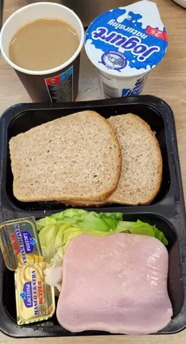 Śniadanie: dieta z ograniczeniem łatwoprzyswajalnych węglowodanów (Sosnowiec)
Chleb graham – masło – Szynka wieprzowa – herbata czarna – jogurt naturalny – sałata zielona
A: GLU PSZ, SOJ, MLE
Śniadanie: dieta z ograniczeniem łatwoprzyswajalnych węglowodanów (Sosnowiec)
Chleb graham – masło – Szynka wieprzowa – herbata czarna – jogurt naturalny – sałata zielona
A: GLU PSZ, SOJ, MLE