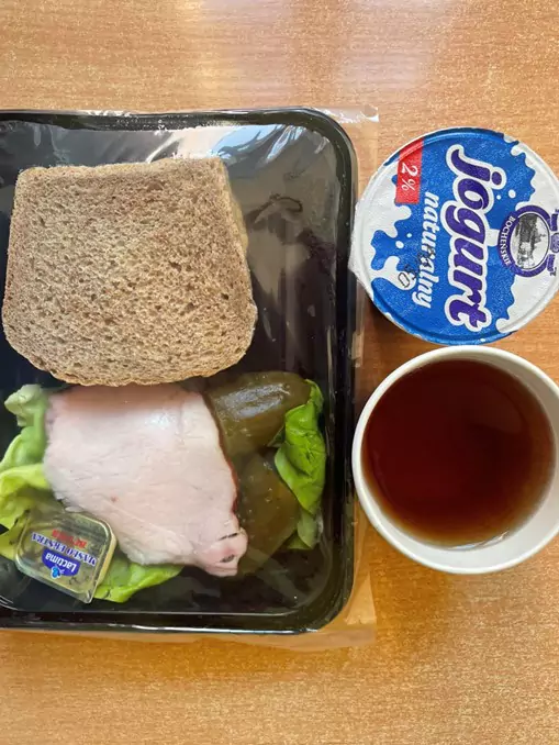 Śniadanie: dieta z ograniczeniem łatwoprzyswajalnych węglowodanów (Chorzów)
Chleb graham – masło – filet królewski – ogórek kiszony – jogurt – sałata – ogórek kiszony
A: GLU PSZ, JAJ, SOJ, OZI, MLE, SEL, GOR, SEZ
Śniadanie: dieta z ograniczeniem łatwoprzyswajalnych węglowodanów (Chorzów)
Chleb graham – masło – filet królewski – ogórek kiszony – jogurt – sałata – ogórek kiszony
A: GLU PSZ, JAJ, SOJ, OZI, MLE, SEL, GOR, SEZ