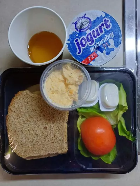 Śniadanie: dieta z ograniczeniem łatwoprzyswajalnych węglowodanów (Chorzów)
Chleb graham – masło – pasta z jaj z koperkiem – pomidor – herbata czarna – jogurt naturalny – sałata zielona
A: GLU PSZ, JAJ, MLE
Śniadanie: dieta z ograniczeniem łatwoprzyswajalnych węglowodanów (Chorzów)
Chleb graham – masło – pasta z jaj z koperkiem – pomidor – herbata czarna – jogurt naturalny – sałata zielona
A: GLU PSZ, JAJ, MLE
