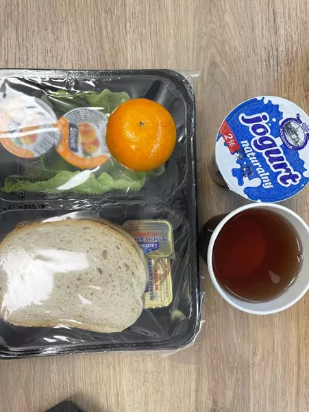 Śniadanie: dieta podstawowa (Sosnowiec)
Chleb mieszany pszenno-żytni – chleb graham – masło – dżem – mandarynka – sałata zielona – jogurt naturalny – herbata czarna
A: 1, 7
Śniadanie: dieta podstawowa (Sosnowiec)
Chleb mieszany pszenno-żytni – chleb graham – masło – dżem – mandarynka – sałata zielona – jogurt naturalny – herbata czarna
A: 1, 7