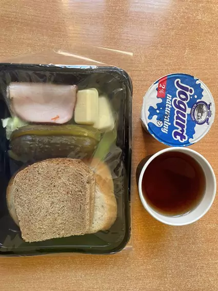Śniadanie: dieta podstawowa (Chorzów)
Chleb mieszany pszenno-żytni – chleb graham – masło – filet z indyka – ogórek kiszony – herbata czarna – jogurt naturalny – sałata zielona
A: GLU PSZ, GLU ŻYT, JAJ, SOJ, OZI, MLE, SEL, GOR, SEZ
Śniadanie: dieta podstawowa (Chorzów)
Chleb mieszany pszenno-żytni – chleb graham – masło – filet z indyka – ogórek kiszony – herbata czarna – jogurt naturalny – sałata zielona
A: GLU PSZ, GLU ŻYT, JAJ, SOJ, OZI, MLE, SEL, GOR, SEZ