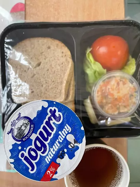Śniadanie: dieta z ograniczeniem łatwoprzyswajalnych węglowodanów (Chorzów)
Chleb graham – masło – paprykarz rybno-warzywny – pomidor – herbata – jogurt naturalny – sałata zielona
A: GLU PSZ, RYB, MLE
Śniadanie: dieta z ograniczeniem łatwoprzyswajalnych węglowodanów (Chorzów)
Chleb graham – masło – paprykarz rybno-warzywny – pomidor – herbata – jogurt naturalny – sałata zielona
A: GLU PSZ, RYB, MLE