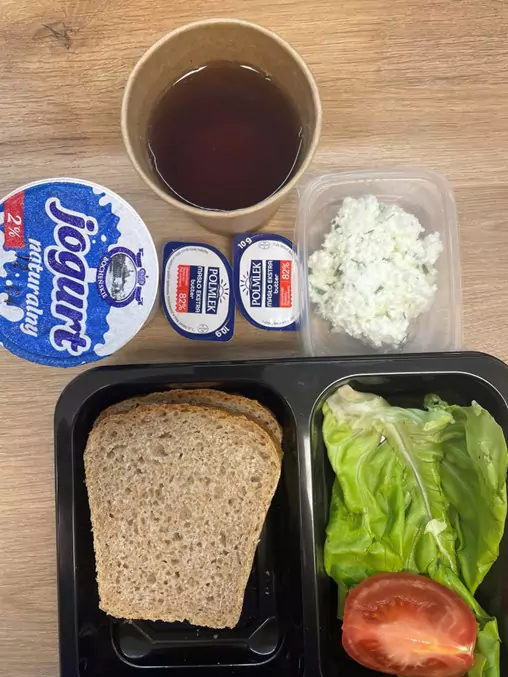 Śniadanie: dieta z ograniczeniem łatwoprzyswajalnych węglowodanów (Sosnowiec)
Chleb graham – masło – pasta z twarogu z koperkiem – pomidor – sałata zielona – herbata czarna – jogurt naturalny
A: GLU PSZ, MLE
Śniadanie: dieta z ograniczeniem łatwoprzyswajalnych węglowodanów (Sosnowiec)
Chleb graham – masło – pasta z twarogu z koperkiem – pomidor – sałata zielona – herbata czarna – jogurt naturalny
A: GLU PSZ, MLE