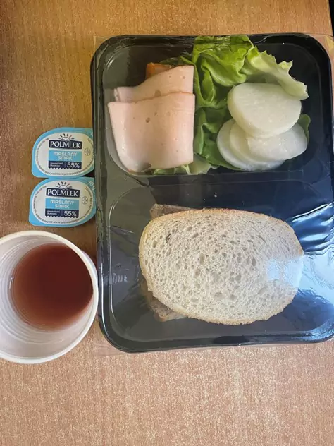 Kolacja: dieta podstawowa (Chorzów, Sosnowiec)
Herbata/kawa zbożowa – chleb mieszany – chleb żytni – margaryna – filet królewski – rzodkiew biała – sałata zielona
A: GLU PSZ, GLU ŻYT, GLU JĘCZ, JAJ, OZI, SOJ, MLE, SEL, SEZ
Kolacja: dieta podstawowa (Chorzów, Sosnowiec)
Herbata/kawa zbożowa – chleb mieszany – chleb żytni – margaryna – filet królewski – rzodkiew biała – sałata zielona
A: GLU PSZ, GLU ŻYT, GLU JĘCZ, JAJ, OZI, SOJ, MLE, SEL, SEZ