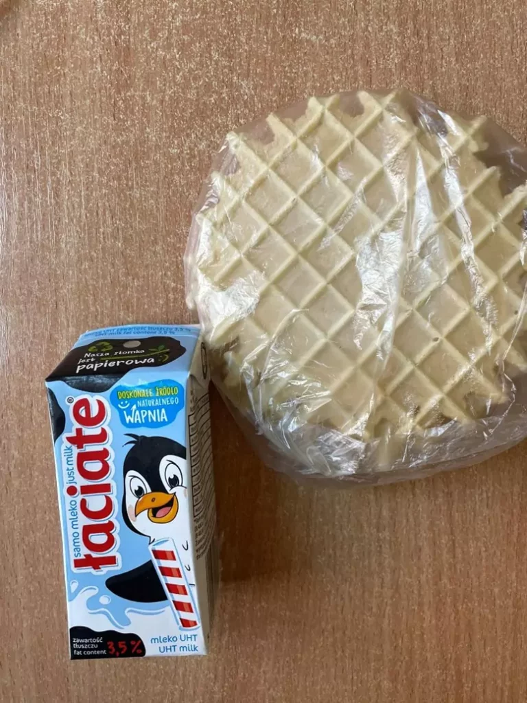 Posiłek nocny: dieta z ograniczeniem łatwoprzyswajalnych węglowodanów (Chorzów, Sosnowiec) 
Mleko UHT – podpłomyki
A: GLU PSZ, MLE
