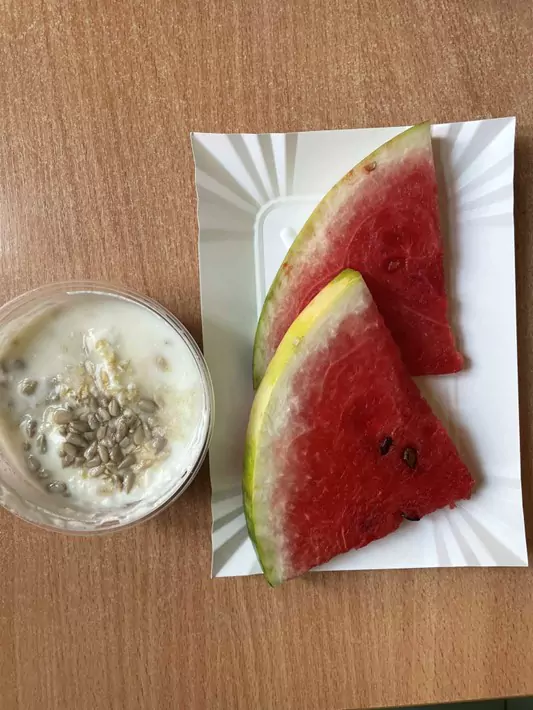 II śniadanie: dieta z ograniczeniem łatwoprzyswajalnych węglowodanów (Chorzów, Sosnowiec)
Skyr z arbuzem i słonecznikiem
A: MLE
II śniadanie: dieta z ograniczeniem łatwoprzyswajalnych węglowodanów (Chorzów, Sosnowiec)
Skyr z arbuzem i słonecznikiem
A: MLE