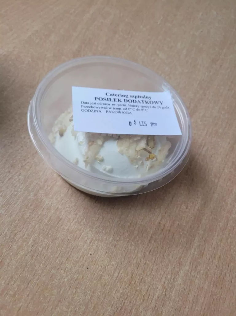 II śniadanie: dieta z ograniczeniem łatwoprzyswajalnych węglowodanów (Chorzów, Sosnowiec) 
Gruszka – jogurt naturalny 
A: GLU, MLE 
