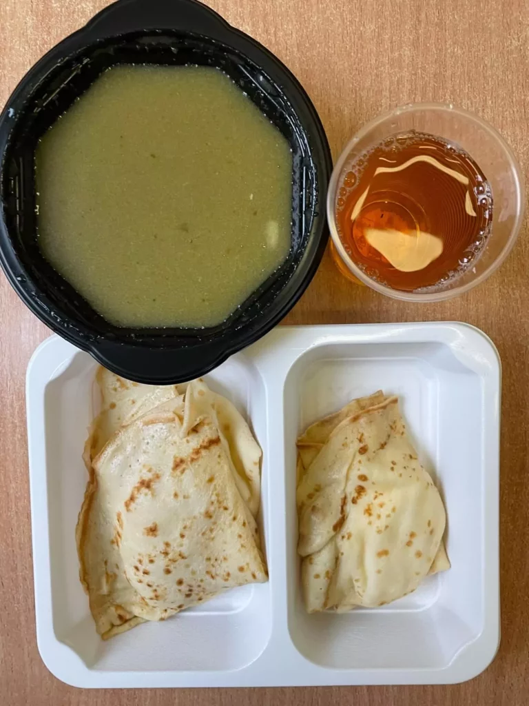 Obiad: dieta podstawowa (Chorzów, Sosnowiec) 
Kompot – zupa ogórkowa – naleśniki – farsz twarożkowy 
A: GLU, JAJ, MLE
