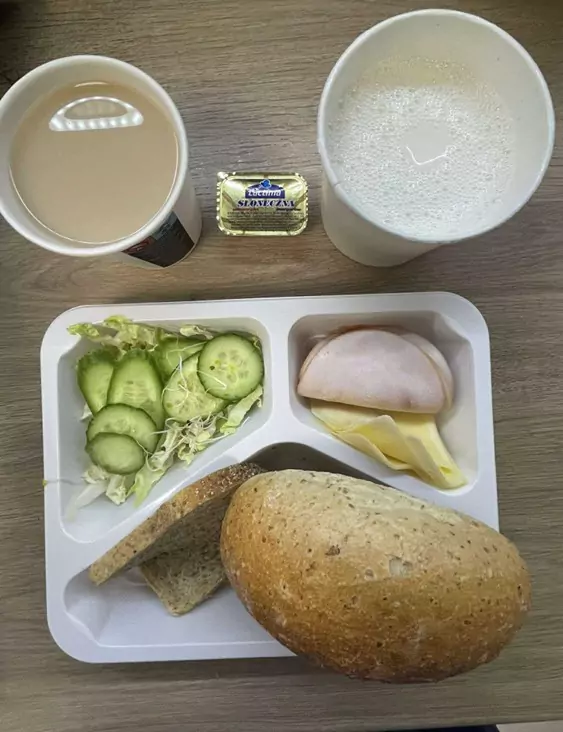 Śniadanie: dieta z ograniczeniem łatwoprzyswajalnych węglowodanów (Chorzów, Sosnowiec)
Kawa zbożowa – zupa mleczna z płatkami gryczanymi – ogórek – sałata – chleb graham – bułka grahamka – ser żółty – polędwica sopocka – margaryna
A: GLU, JAJ, SOJ, MLE, SEL, GOR
Śniadanie: dieta z ograniczeniem łatwoprzyswajalnych węglowodanów (Chorzów, Sosnowiec)
Kawa zbożowa – zupa mleczna z płatkami gryczanymi – ogórek – sałata – chleb graham – bułka grahamka – ser żółty – polędwica sopocka – margaryna
A: GLU, JAJ, SOJ, MLE, SEL, GOR
