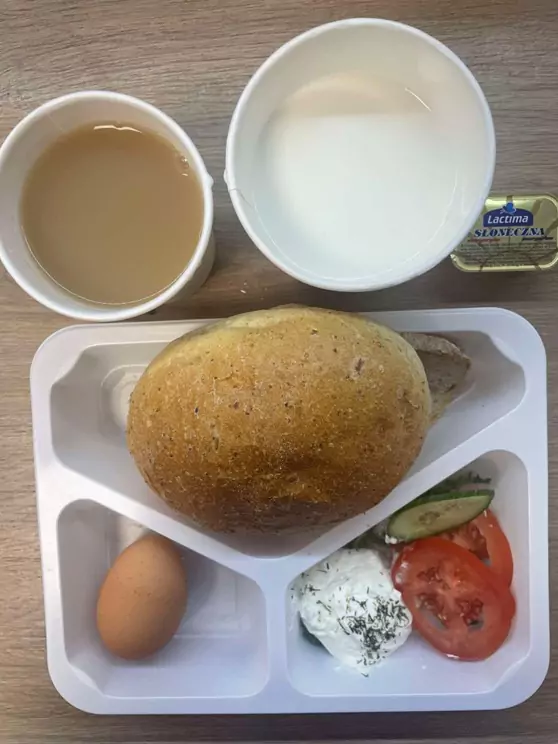 Śniadanie: dieta z ograniczeniem łatwoprzyswajalnych węglowodanów (Chorzów, Sosnowiec)
Zupa mleczna z kaszą orkiszową – kawa zbożowa – chleb graham – grahamka – pasta z twarogu z koperkiem – jaja – pomidor – sałata - ogórek
A: GLU, JAJ, MLE
Śniadanie: dieta z ograniczeniem łatwoprzyswajalnych węglowodanów (Chorzów, Sosnowiec)
Zupa mleczna z kaszą orkiszową – kawa zbożowa – chleb graham – grahamka – pasta z twarogu z koperkiem – jaja – pomidor – sałata - ogórek
A: GLU, JAJ, MLE