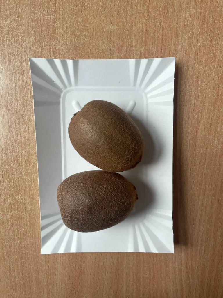 II śniadanie: dieta z ograniczeniem łatwoprzyswajalnych węglowodanów (Chorzów, Sosnowiec) Kiwi
A: - 
