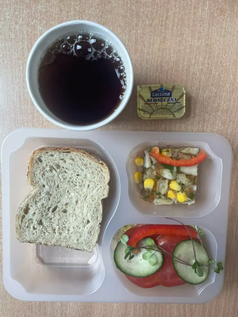 Kolacja: dieta z ograniczeniem węglowodanów łatwoprzyswajalnych (Chorzów, Sosnowiec)
Herbata – chleb graham – margaryna – dorsz w galarecie z warzywami – szynka rzeźnika – ogórek – sałata – papryka – pomidor
A: GLU, RYB, SOJ, MLE, SEL
Kolacja: dieta z ograniczeniem węglowodanów łatwoprzyswajalnych (Chorzów, Sosnowiec)
Herbata – chleb graham – margaryna – dorsz w galarecie z warzywami – szynka rzeźnika – ogórek – sałata – papryka – pomidor
A: GLU, RYB, SOJ, MLE, SEL