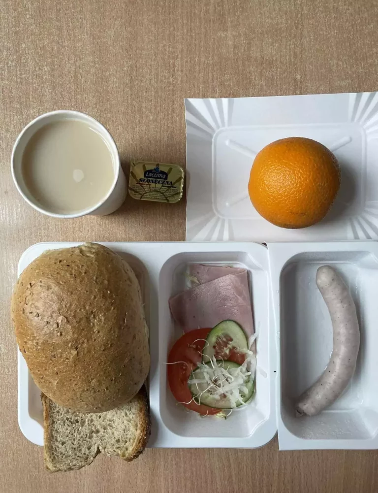 Śniadanie: dieta z ograniczeniem węglowodanów łatwoprzyswajalnych (Chorzów, Sosnowiec)
Kawa zbożowa – chleb graham – grahamka – margaryna – parówki z szynki – szynka biała – ogórek – sałata – pomidor – kiełki- pomarańcz
A: GLU, SOJ, MLE, SEL, GOR
Śniadanie: dieta z ograniczeniem węglowodanów łatwoprzyswajalnych (Chorzów, Sosnowiec)
Kawa zbożowa – chleb graham – grahamka – margaryna – parówki z szynki – szynka biała – ogórek – sałata – pomidor – kiełki- pomarańcz
A: GLU, SOJ, MLE, SEL, GOR