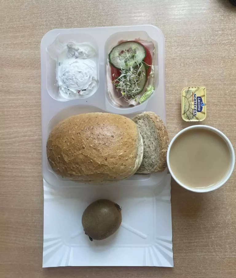 Śniadanie: dieta z ograniczeniem węglowodanów łatwoprzyswajalnych (Chorzów, Sosnowiec)
Kawa zbożowa – chleb graham – grahamka – margaryna – pasta z twarogu z rzodkiewką – łopatka konserwowa – pomidor – kiełki kalarepy – ogórek – sałata- kiwi
A: GLU, SOJ, MLE, SEL, GOR
Śniadanie: dieta z ograniczeniem węglowodanów łatwoprzyswajalnych (Chorzów, Sosnowiec)
Kawa zbożowa – chleb graham – grahamka – margaryna – pasta z twarogu z rzodkiewką – łopatka konserwowa – pomidor – kiełki kalarepy – ogórek – sałata- kiwi
A: GLU, SOJ, MLE, SEL, GOR