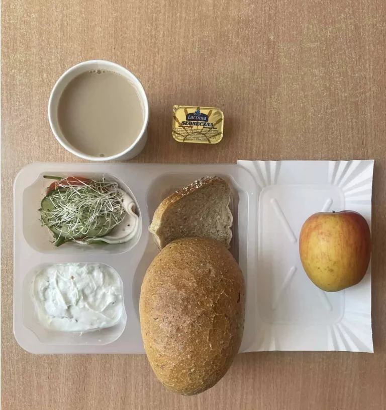 Śniadanie: dieta z ograniczeniem węglowodanów łatwoprzyswajalnych (Chorzów, Sosnowiec)
Kawa zbożowa – chleb graham – margaryna – pasta z twarogu z ogórkiem – łopatka konserwowa – pomidor – sałata – gruszka – kiełki - ogórek
A: GLU, SOJ, MLE, SEL, GOR
Śniadanie: dieta z ograniczeniem węglowodanów łatwoprzyswajalnych (Chorzów, Sosnowiec)
Kawa zbożowa – chleb graham – margaryna – pasta z twarogu z ogórkiem – łopatka konserwowa – pomidor – sałata – gruszka – kiełki - ogórek
A: GLU, SOJ, MLE, SEL, GOR