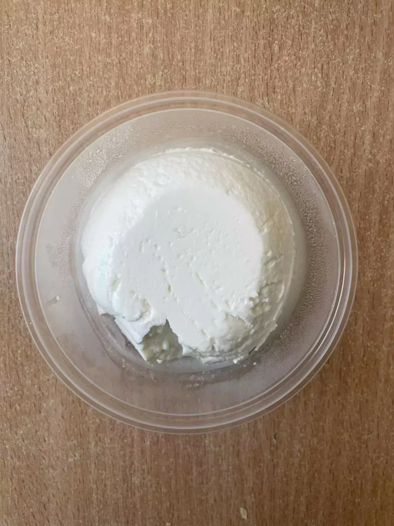 Posiłek nocny: dieta z ograniczeniem węglowodanów łatwoprzyswajalnych (Chorzów, Sosnowiec) 
Serek homogenizowany 
A: MLE 
