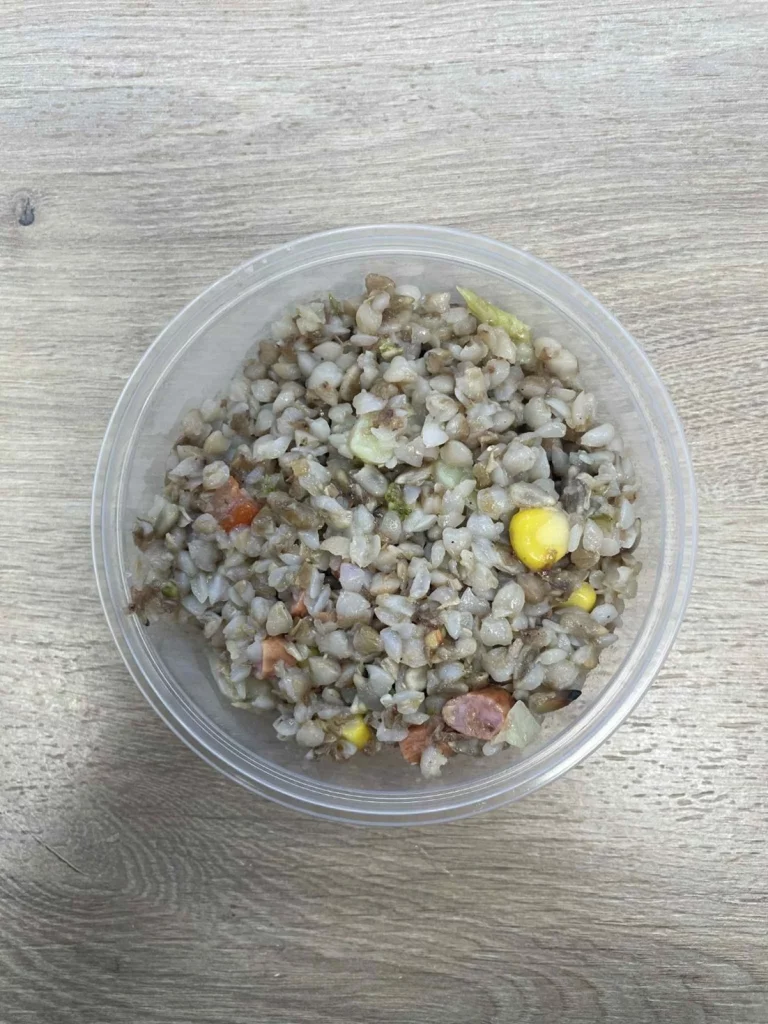 Posiłek nocny: dieta z ograniczeniem węglowodanów łatwoprzyswajalnych (Chorzów, Sosnowiec) Sałatka z kaszą gryczaną i warzywami
A: GLU 
