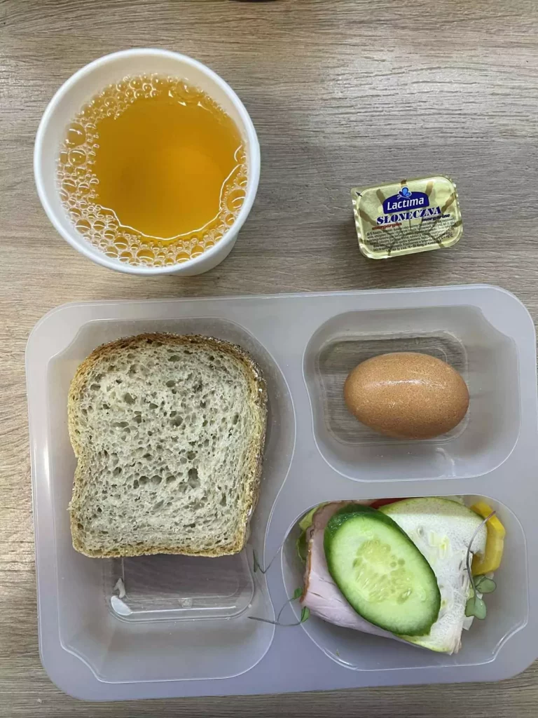 Kolacja: dieta z ograniczeniem łatwoprzyswajalnych węglowodanów (Chorzów, Sosnowiec)
herbata - chleb graham - margaryna – jaja gotowane – szynka biała rzeźnika – pomidor – ogórek – cukinia – papryka – kiełki
A: GLU, JAJ, SOJ, MLE, SEL, GOR
Kolacja: dieta z ograniczeniem łatwoprzyswajalnych węglowodanów (Chorzów, Sosnowiec)
herbata - chleb graham - margaryna – jaja gotowane – szynka biała rzeźnika – pomidor – ogórek – cukinia – papryka – kiełki
A: GLU, JAJ, SOJ, MLE, SEL, GOR