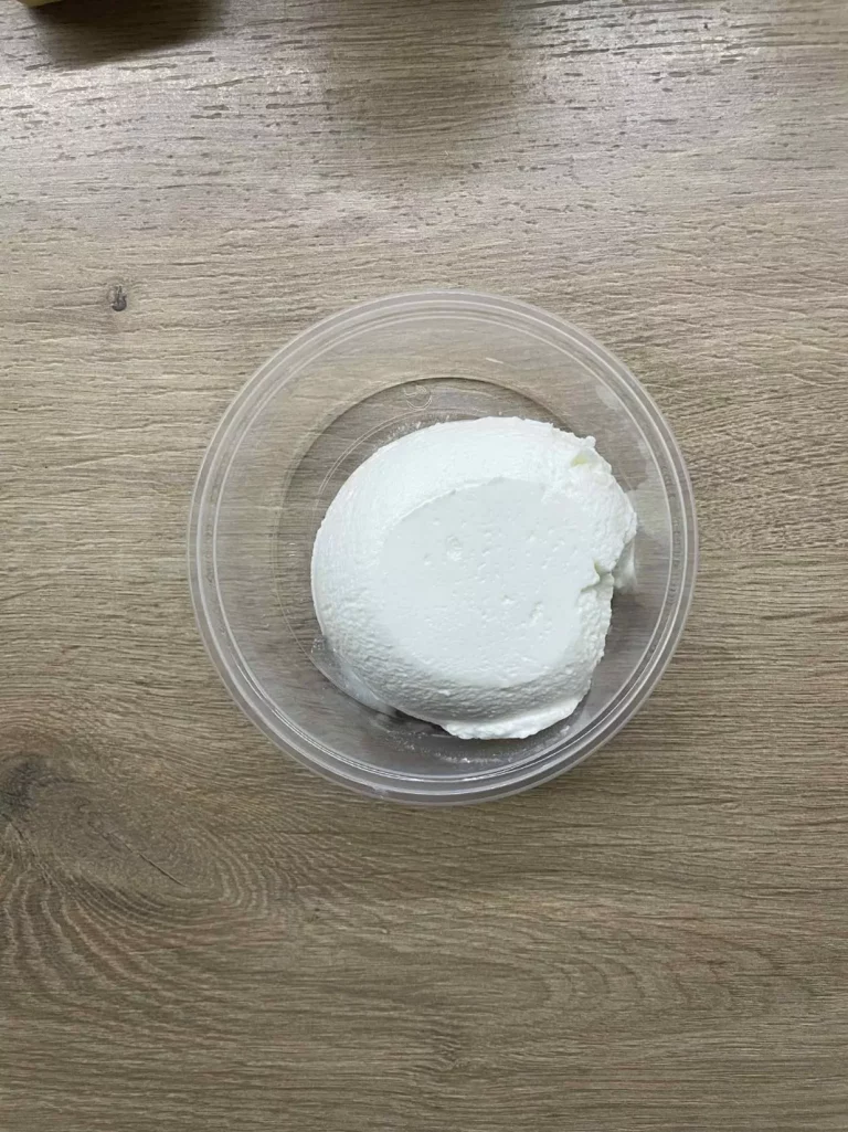 Posiłek nocny: dieta z ograniczeniem łatwoprzyswajalnych węglowodanów (Chorzów, Sosnowiec) 
Serek homogenizowany 
A: MLE
