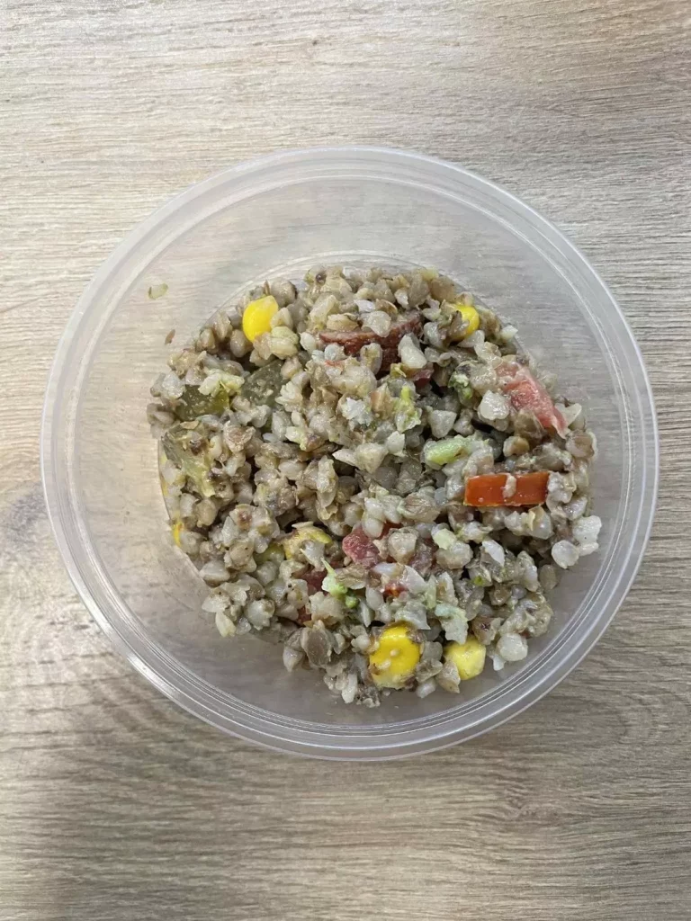 Posiłek nocny: dieta podstawowa (Chorzów, Sosnowiec) 
Sałatka z kaszą i warzywami
A: GLU 
