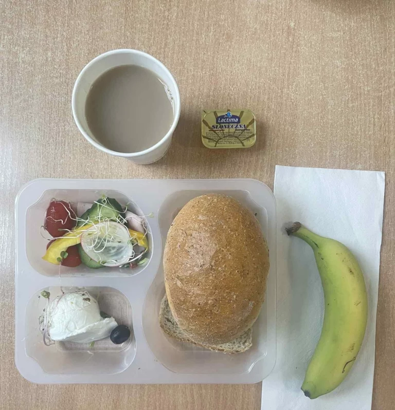 Śniadanie: dieta z ograniczeniem łatwoprzyswajalnych węglowodanów (Chorzów, Sosnowiec) 
kawa zbożowa - chleb graham – margaryna – grahamka – polędwica sopocka – serek śmietankowa łąka – ogórek  – sałata – pomidorki – oliwki – papryka - banan
A: GLU, SOJ, MLE, SEL 
 Śniadanie: dieta z ograniczeniem łatwoprzyswajalnych węglowodanów (Chorzów, Sosnowiec) 
kawa zbożowa - chleb graham – margaryna – grahamka – polędwica sopocka – serek śmietankowa łąka – ogórek  – sałata – pomidorki – oliwki – papryka - banan
A: GLU, SOJ, MLE, SEL